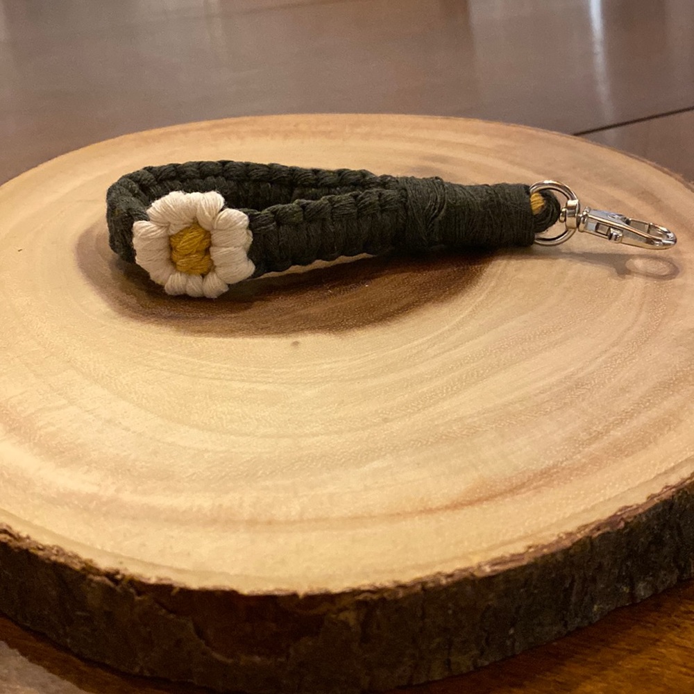 NEW! Handmade Daisy Macrame Keychain